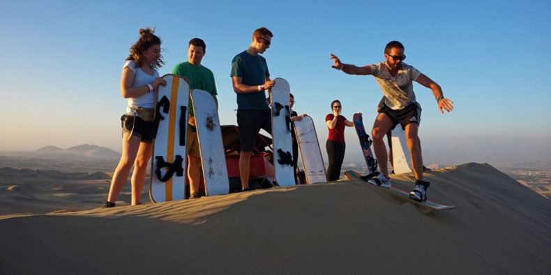 10-dias-en-peru-huacachina_sandboarding-790x395