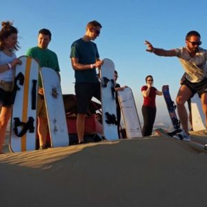 10-dias-en-peru-huacachina_sandboarding-790x395